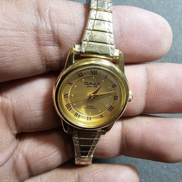 QMAX Ladies Quartz Gold Tone Fashion Watch Working Roman Dial Water Resistant sh - Picture 6 of 10